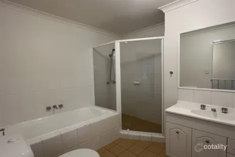 Property photo of 33/1 Santa Isobel Boulevard Pacific Pines QLD 4211