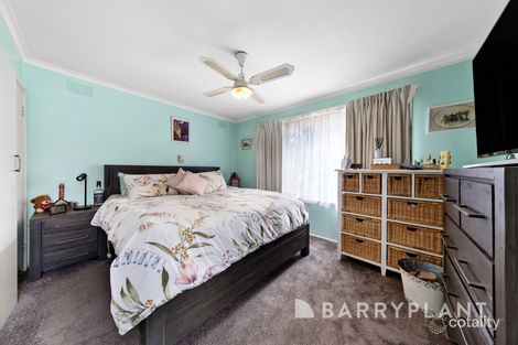 Property photo of 23 Diamond Avenue Albanvale VIC 3021