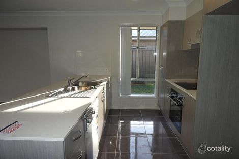 Property photo of 11 Fairmont Boulevard Hamlyn Terrace NSW 2259