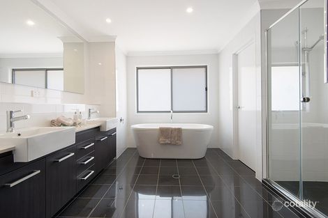 40 Nicklaus Pde, North Lakes, QLD 4509