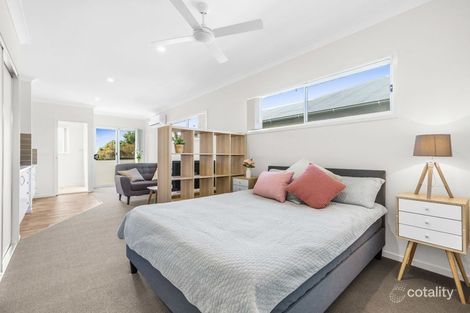 Property photo of 236 Stradbroke Avenue Wynnum QLD 4178