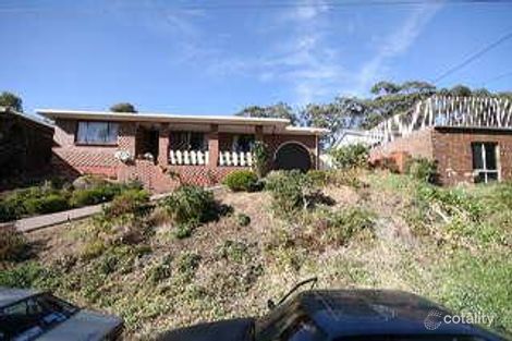 8 Weatherly Rd, Happy Valley, SA 5159