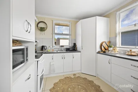Property photo of 1 Button Street Scottsdale TAS 7260