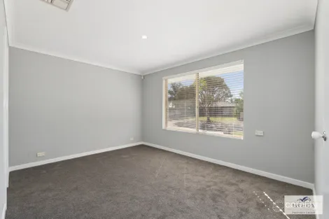 Property photo of 21 Opperman Place Middle Swan WA 6056