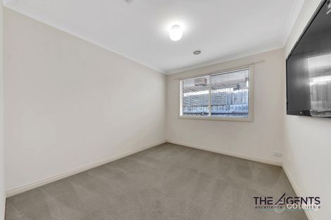 Property photo of 24 Thomas Carr Drive Tarneit VIC 3029