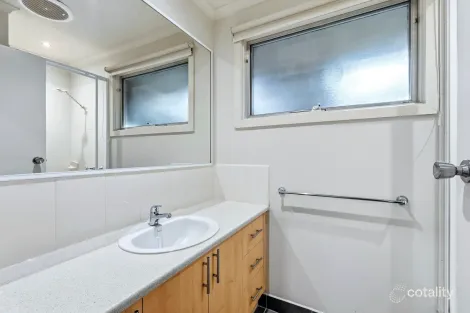 Property photo of 2/54 Cottrell Street Werribee VIC 3030