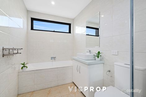Property photo of 2/506 Doncaster Road Doncaster VIC 3108