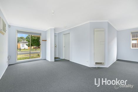 Property photo of 6 Middleham Close Cranbourne West VIC 3977