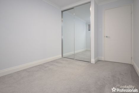 Property photo of 2/23 Pearl Road Cloverdale WA 6105