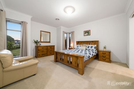 Property photo of 12 Settlers Rise Drouin VIC 3818