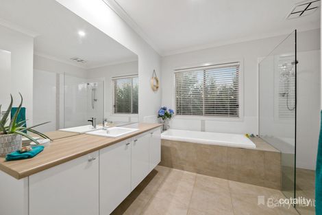 Property photo of 12 Settlers Rise Drouin VIC 3818