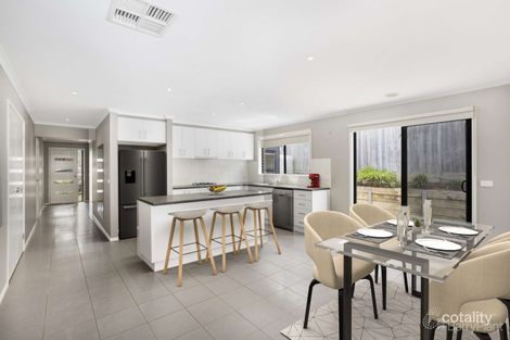 Property photo of 13 Eucalypt Court Drouin VIC 3818
