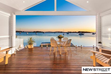 Property photo of 19 Marks Parade Marks Point NSW 2280