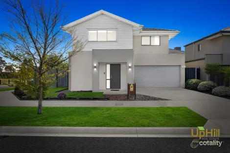 25 Fathom Way, Clyde North, VIC 3978