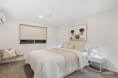 Property photo of 21 Silver Dawn Crescent Oxenford QLD 4210