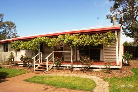 34 Anzac Ave, Koroit, VIC 3282