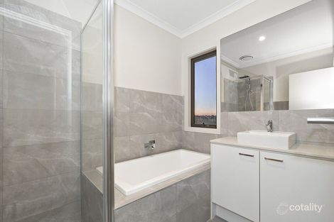 Property photo of 2 Galactic Way Truganina VIC 3029