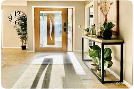 Property photo of 9 Horsham Place Helensvale QLD 4212