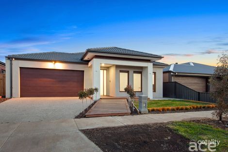 Property photo of 16 Shamrock Way Truganina VIC 3029