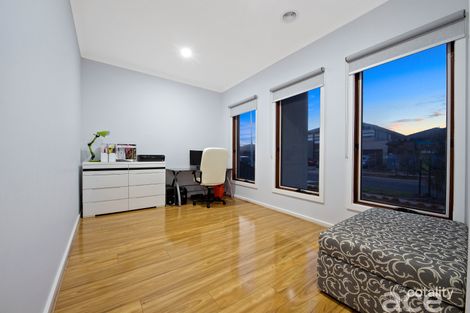 Property photo of 16 Shamrock Way Truganina VIC 3029