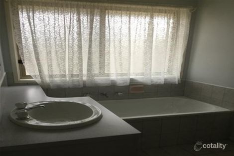 Property photo of 24 Niagara Way Werribee VIC 3030