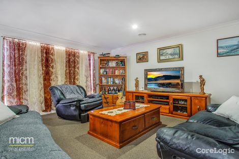 Property photo of 35 Martaban Crescent Point Cook VIC 3030