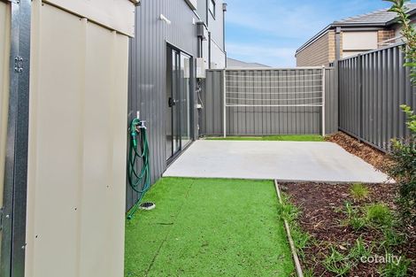 Property photo of 16 Langside Grove Cranbourne East VIC 3977