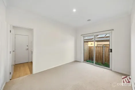 10 CAVA CCT, SUNBURY, VIC 3429