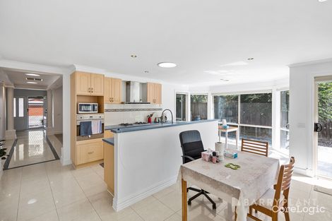 Property photo of 18 Sundial Court Berwick VIC 3806