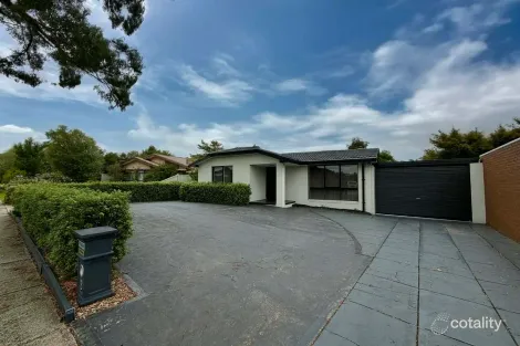 8 Angourie Cres, Taylors Lakes, VIC 3038