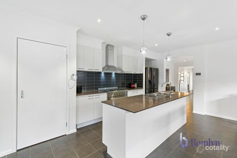 Property photo of 22 Admiration Drive Craigieburn VIC 3064