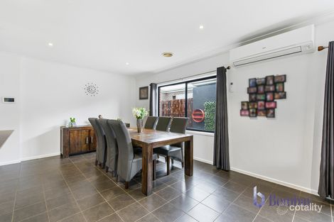 Property photo of 22 Admiration Drive Craigieburn VIC 3064