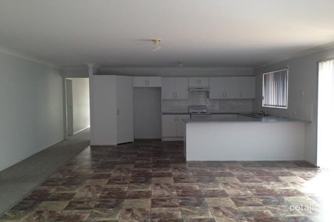 Property photo of 16 Benjamin Circle Rutherford NSW 2320