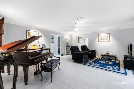 Property photo of 8 Joseph Place Sinnamon Park QLD 4073