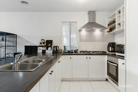 Property photo of 94 Rangeview Drive Skye VIC 3977