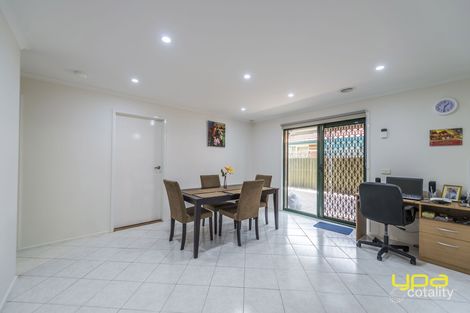 Property photo of 5 Benaud Close Meadow Heights VIC 3048