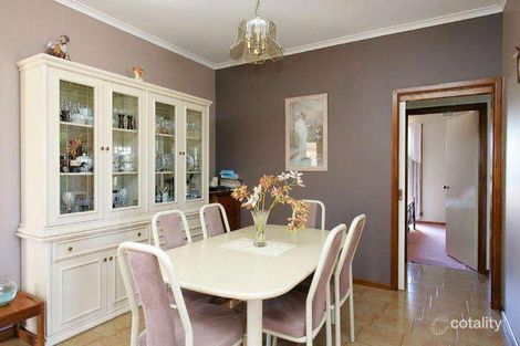 Property photo of 4 Enfield Place Craigieburn VIC 3064