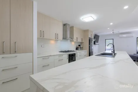 Property photo of 6 Albatros Close South Gladstone QLD 4680