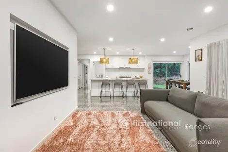 Property photo of 3 Bower Court Emerald VIC 3782