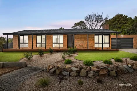 Property photo of 2 Chamouni Court Frankston VIC 3199