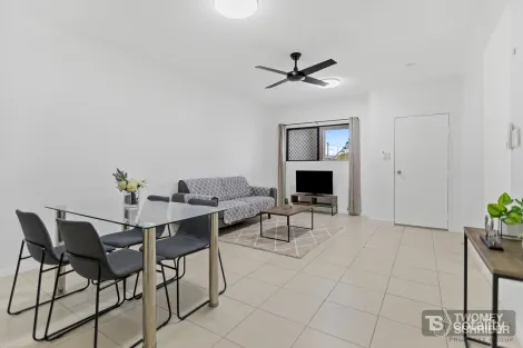 2/243 Mcleod St, Cairns North, QLD 4870