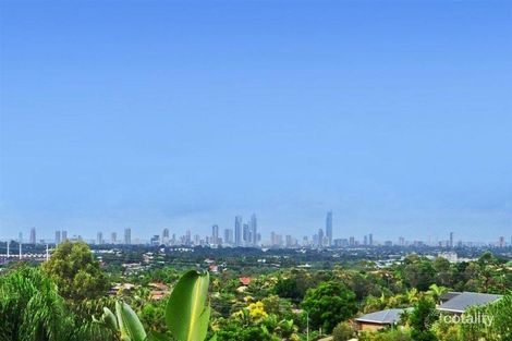 33 Kincaid Dr, Highland Park, QLD 4211