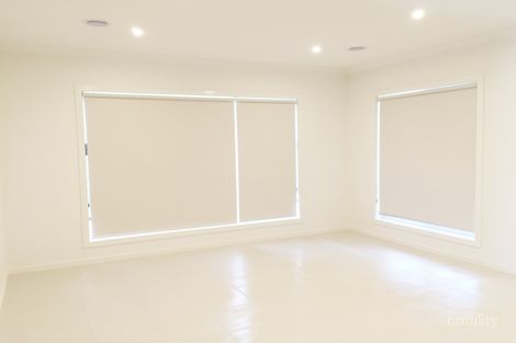 Property photo of 30 Carnegie Road Point Cook VIC 3030