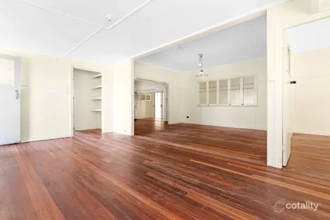 Property photo of 64 King Street Urangan QLD 4655