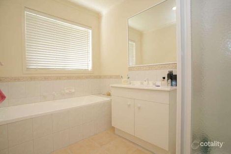 Property photo of 5 Gumtree Grove Hampton Park VIC 3976