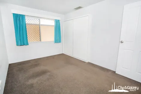 Property photo of 15 Raven Crescent Townview QLD 4825
