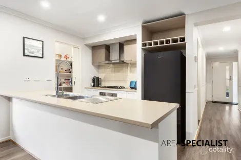 Property photo of 20 Palacio Terrace Clyde North VIC 3978