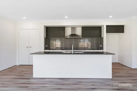 Property photo of 35 Vanessa Crescent Cotswold Hills QLD 4350