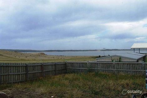 11 Halcyon Ave, San Remo, VIC 3925