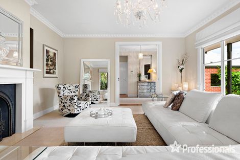 Property photo of 128 Pembroke Road Mooroolbark VIC 3138